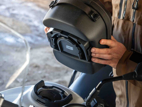 Shad E09CM Click System Centre Mount Tank Bag - 5L