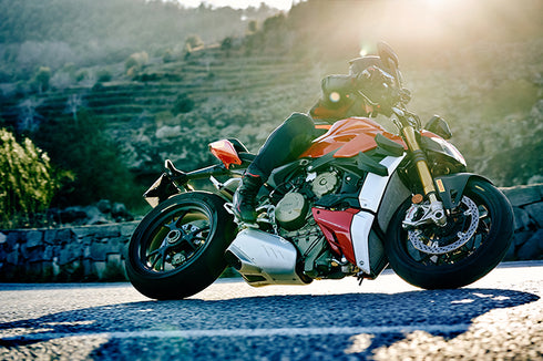 Pirelli Diablo Rosso 4 Corsa Front Tyre - 120/70 ZR 17 M/C (58W) TL