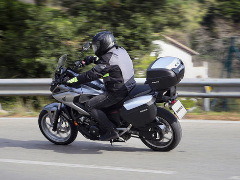 Shad SH23 Side Cases - Aluminum Look